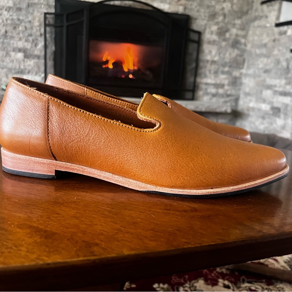Brand new Portland Leather “pointed flat” in Dune. - Picture 5 of 6